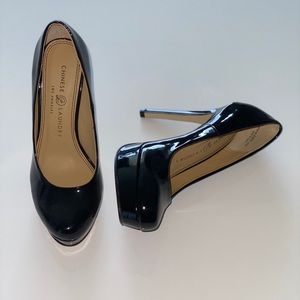 Size 6.5 black Chinese laundry pumps
